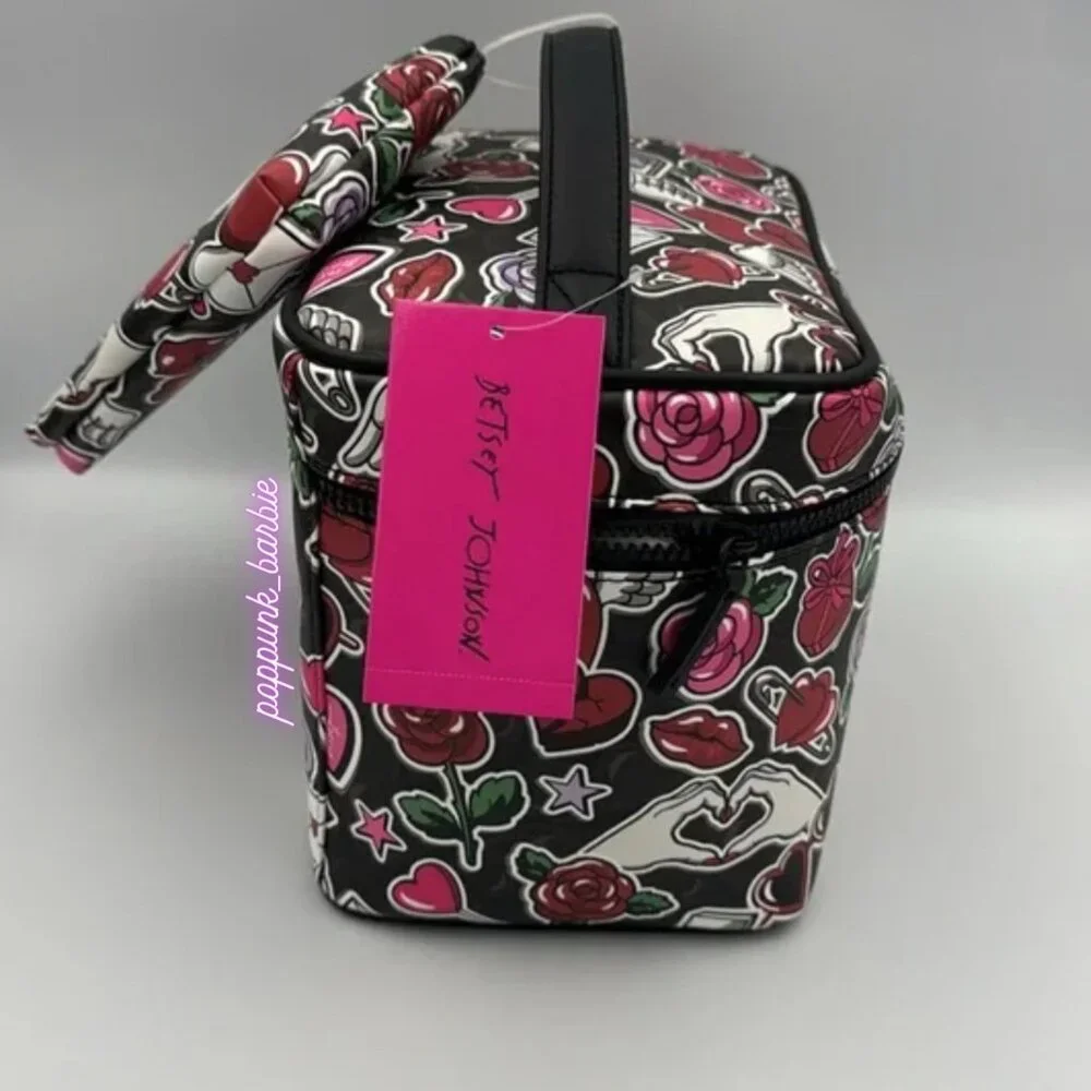 Betsey Johnson Hearts Roses Train Case + Wristlet‎ NWT Y2K Travel